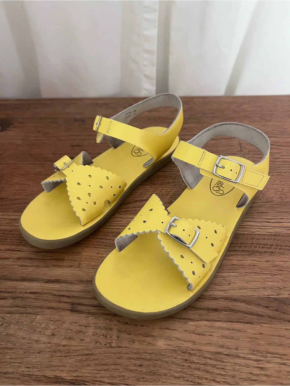 FootMates Kids Yellow Scalloped Buckle Sandals